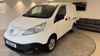 NISSAN E-NV200