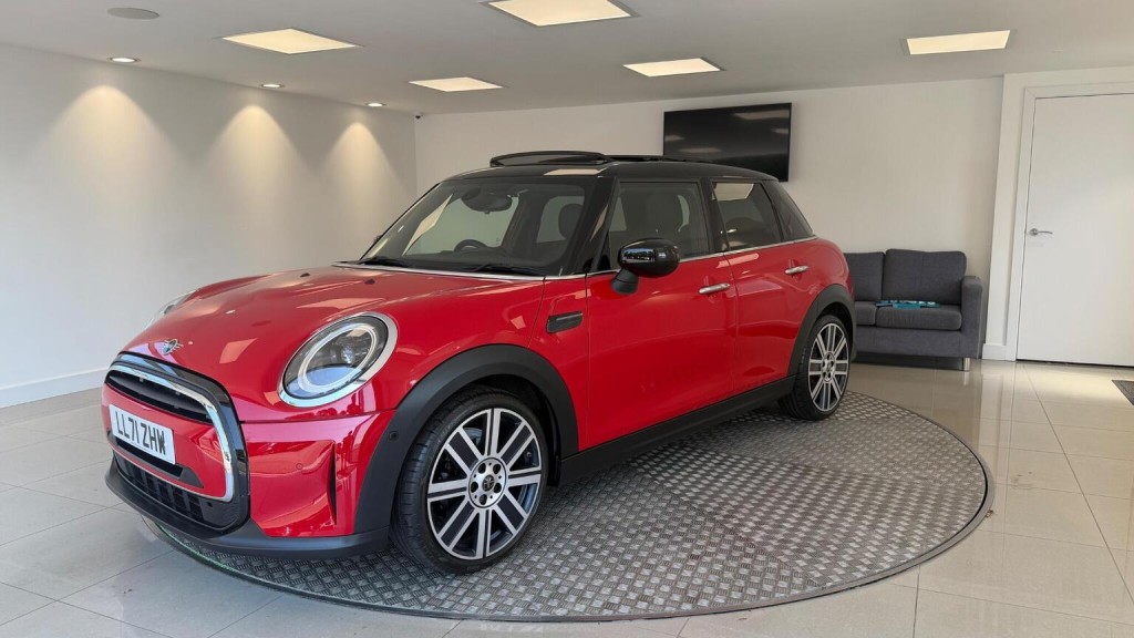 2021 MINI HATCH